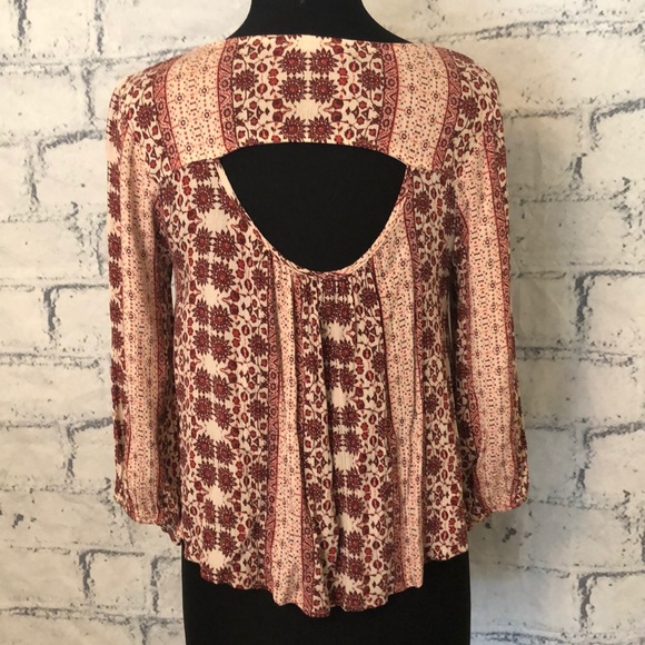 Everly Maroon & Cream Floral Pattern Blouse with Cut Out Back Detailing - Picture 2 of 6